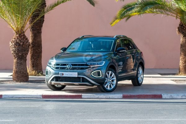 Volkswagen_T-Roc_2023_23778_23778_1633815350-3_small
